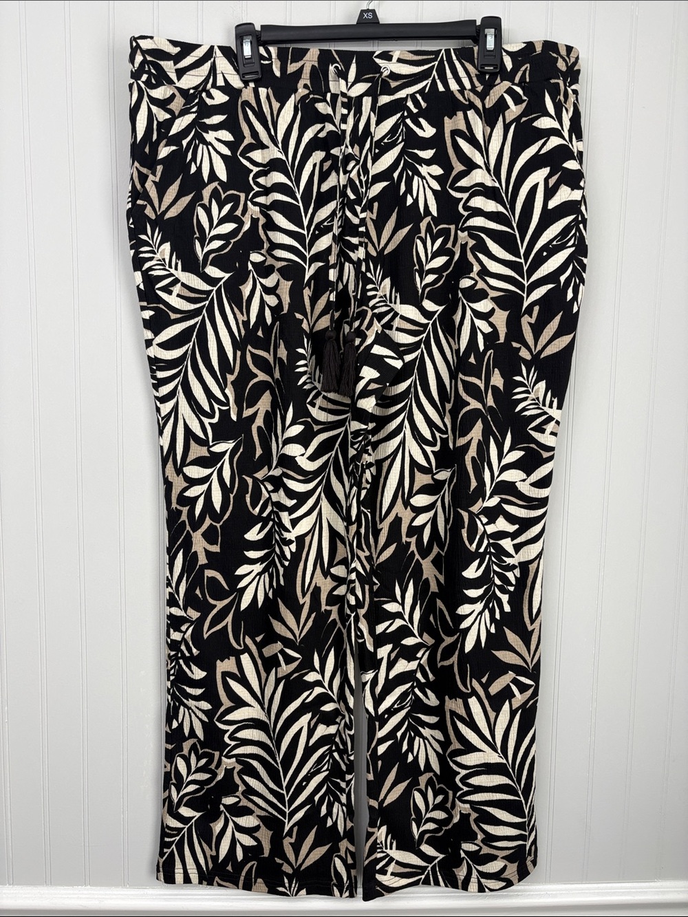 Belle by Kim Gravel Pull On Wide Leg Leaf Print Pant Women Size 1XL Black White